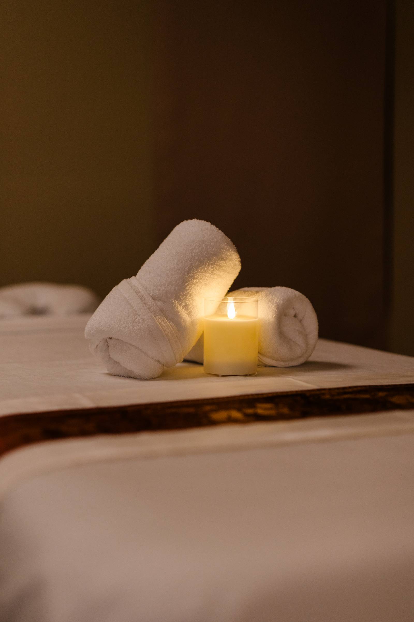 Comfortable single room setup for therapeutic treatments